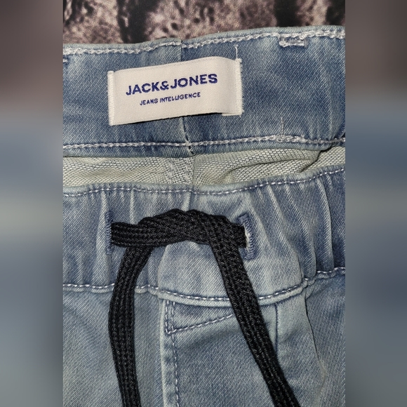 Mens Jack & Jones reg fit jjrick jjdash elast shorts denim light wash - Picture 3 of 14